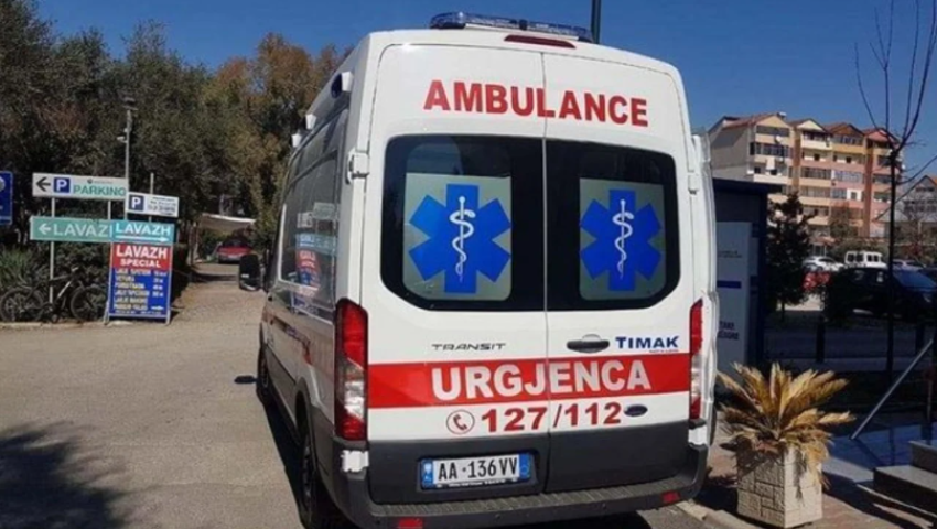 aksident ne shkoder 23 vjecarja humb kontrollin e mjetit dhe del nga rruga transportohet ne spital 669552c42bd9e