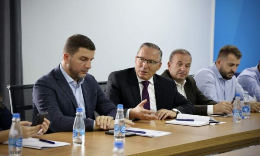 hamza merr perkrahjen e kryesise krasniqi thote se pdk do ti jape qeverine e re kosoves 66e44e3eac7bb
