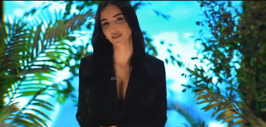 nena e la kur ishte dy vjece ish i fejuari e rrahu kjo eshte historia e modeles qe hyri ne bbvk 671339667bed8