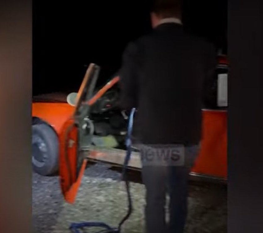 pamjet makina e turisteve gjermane rrezikon te bjere ne liqenin e komanit shpetohen nga banoret 67157774d7df6