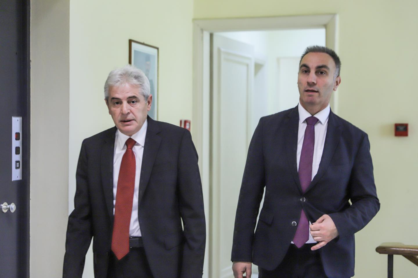 ALI AHMETI DHE ARTAN GRUBI