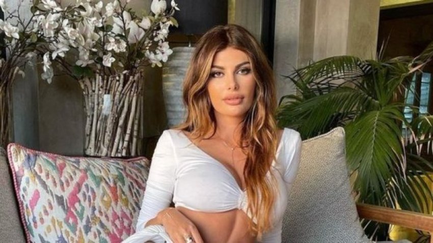 angela martini dhuron buzeqeshje per femijet e shtepise se femijes ne shkoder kete sezon festash 6769e1b5685e2