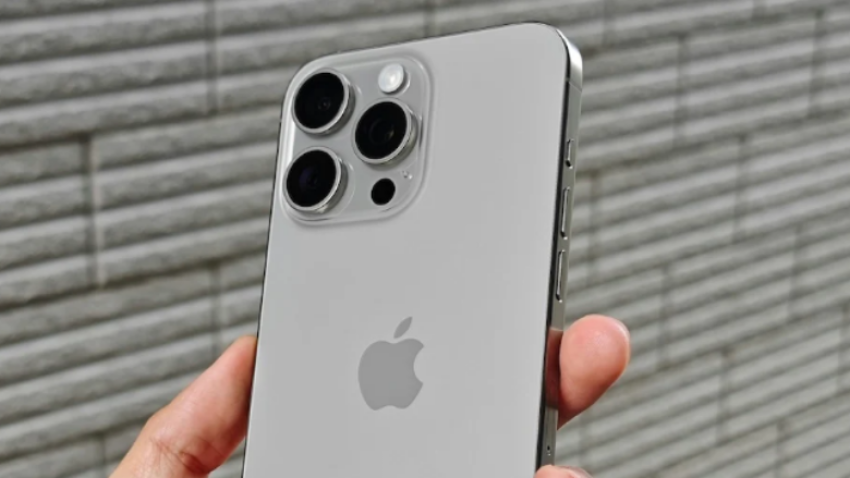 cfare mund ta detyroje apple te heq dore nga kornizat e titanit per iphone 17 674ca3f0c153d