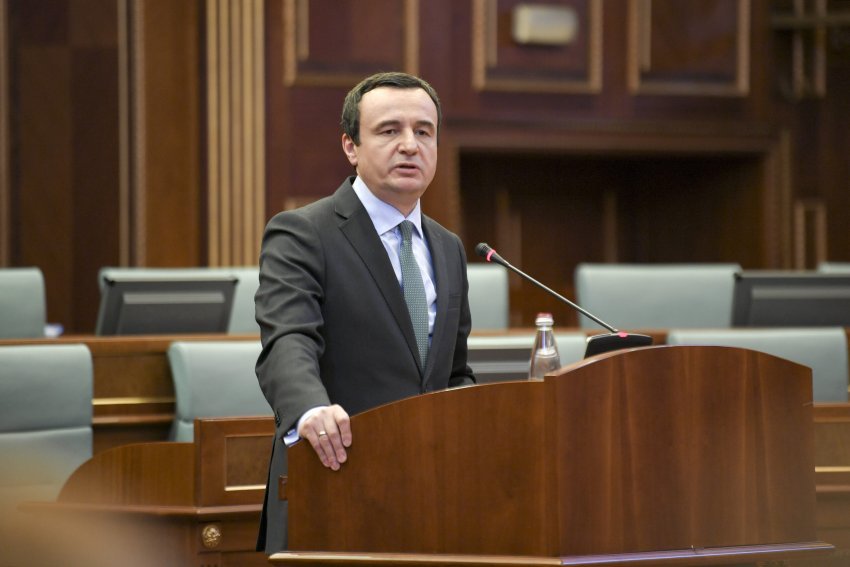 kurti godet kryetaret e partive opozitare ata duan me shume studiot e oligareve se 674df0de2efc8