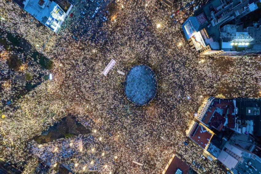 proteste masive kunder vuciq dhe qeverise se tij ne beograd 6768725eed48f