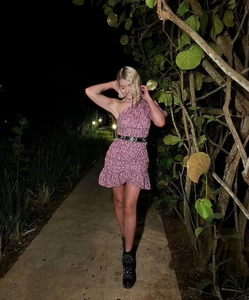 holly willoughby shkelqyese me fustan roze 67ad021d1b4e1
