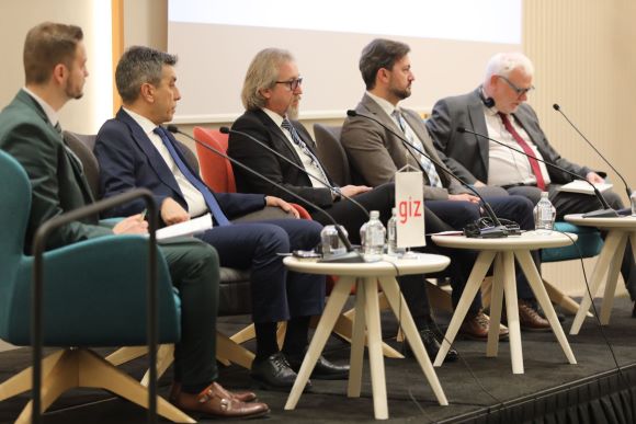 limani vazhdojme me promovimin e politikave te gjelbra mbeshtetjen e rritjes sociale gjitheperfshirese dhe krijimin e mundesive per gjeneratat e reja 67b714a0b78a5