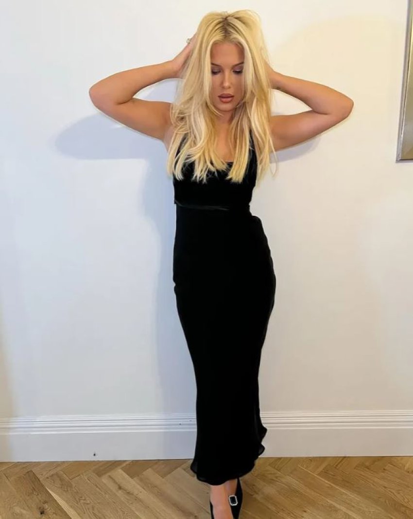millie bobby brown shkelqen me ndryshimin e flokeve dhe duket si britney spears 67a00b5f01ff4
