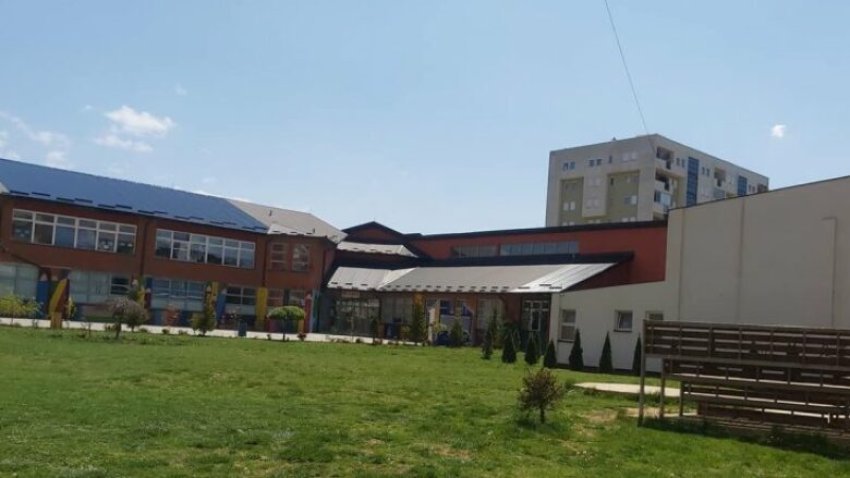 prinderit e nje shkolle ne prishtine shtyjne nxenesit te bojkotojne mesimin kerkojne largimin e nxeneses autike 67b5223ae9c6c