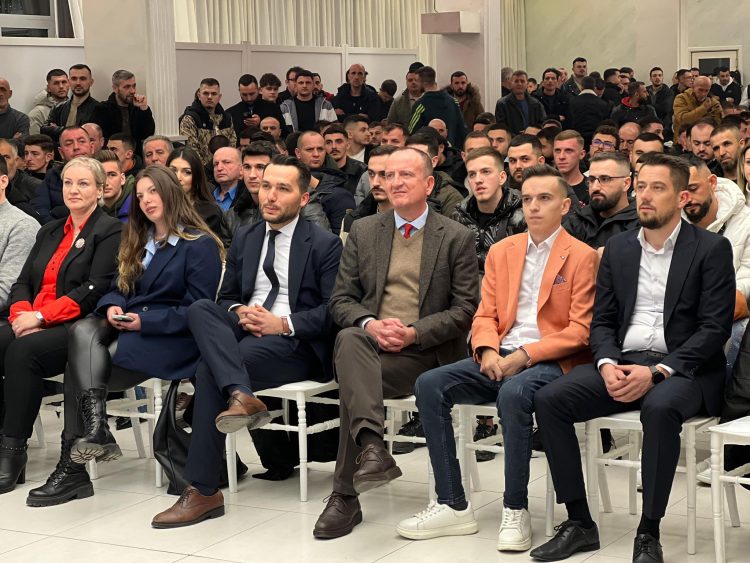 taravari uron fitim bakiun kryetarin e ri te frash it ne saraj 67b5443cc6f18