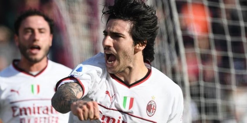 sandro tonali qe nga mosha 17 vjec e perdor celularin 67e94d4669b5a