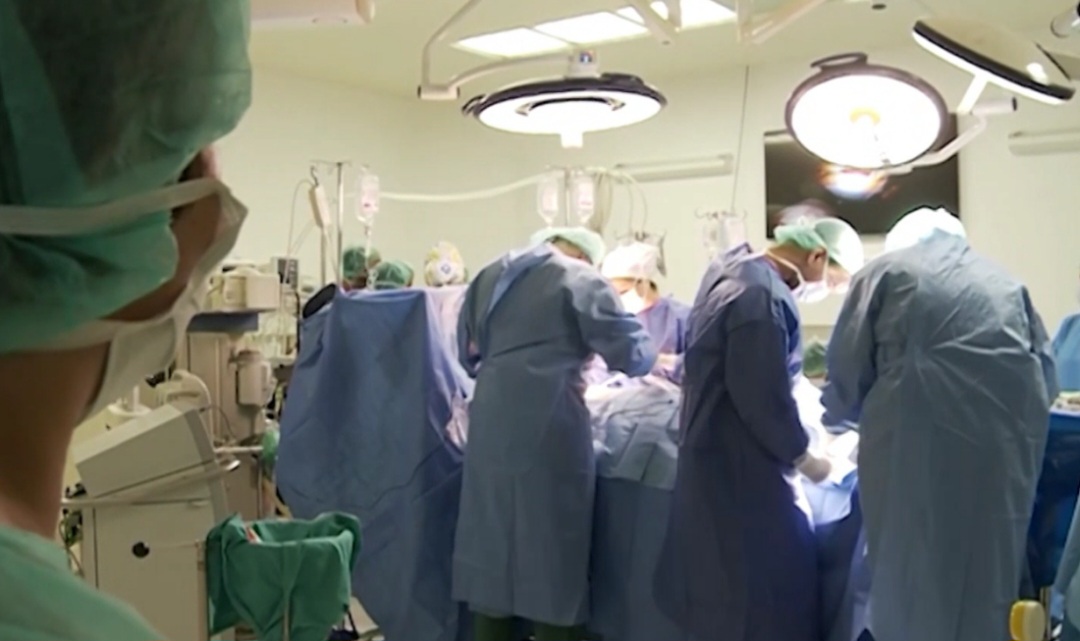 del raporti i inspektoratit per vdekjen e 57 vjecarit ka pasur mungese salle per operim i eshte propozuar te operohet jashte vendit 67fe8afda2e8e