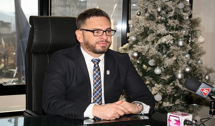 ishte kafshuar nga qente endacak zevendes ministri nuk jam demshperblyer 67f847fd74024