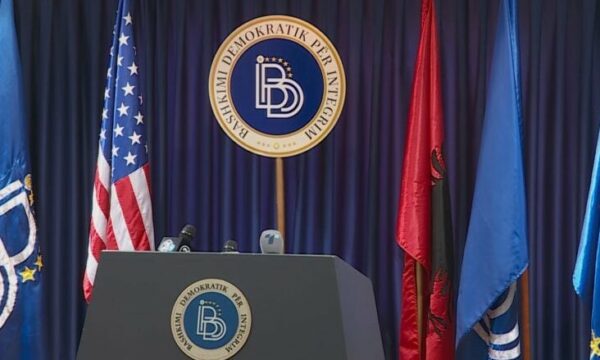 kocan a po kerkon bdi shkarkimin e ministrit arben taravari 67fe36a6ecc0c