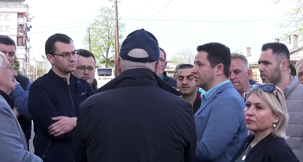 kryetari valbon limani peruroi edhe nje rruge paralajmeron punime ne disa lokacione 68088a5f8100b