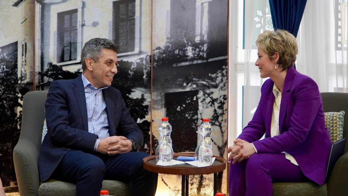 mexhiti viziton presheven pritet ne takim nga kryetarja ardita sinani 67f15c125c5bb