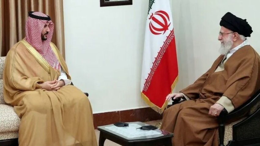 ministri saudit i mbrojtjes takohet me khamenei te iranit i jep nje leter te mbretit salman 680198995a20d