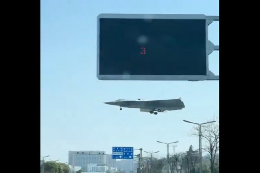 pamjet e avionit te pazakonte kinez behen virale 67f6f0535815f