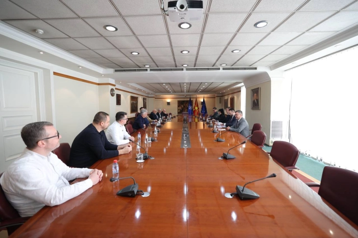 qeveria do te pranoje cdo marreveshje mes sindikatave dhe punedhenesve ne momentin kur ajo te arrihet ne kuader te dialogut ekonomiko social 67f6be2bccfa2