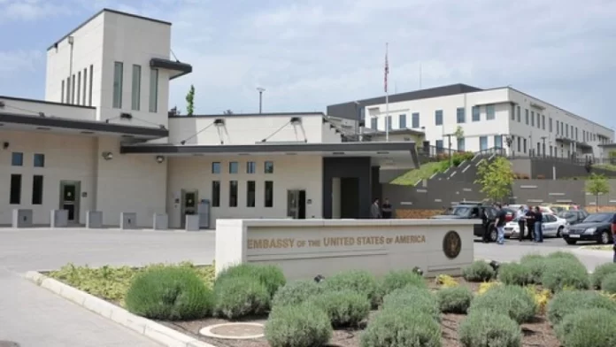 ambasada amerikane ne rmv ndryshon orarin e vizave sistemi do te pezullohet per nje jave 681ba82d9031f