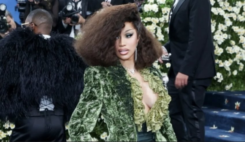 cardi b i pergjigjet komenteve negative per paraqitjen e saj ne met 681bf854b52b8