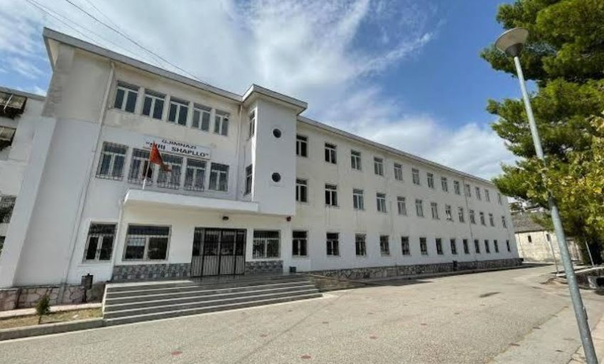 gjirokaster bie nga kati i dyte i shkolles nje