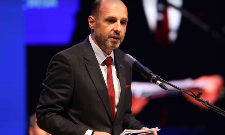 ibrahimi politika nuk eshte veprimtari komerciale 6823045fb7a06