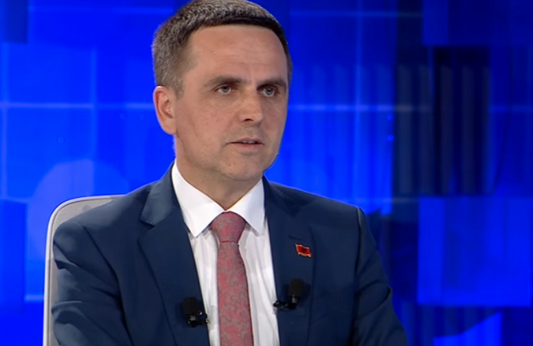 kasami kur flasim ne per kandidat te vlen it nuk flasim me per parti te pervecme por per kandidat qe fitojne 68134e956945c