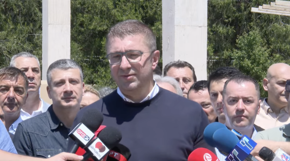 mickoski perjashton taravarin po kthehet ne perqafimin e ali ahmetit i deshiroj shume fat video 682099bda3178