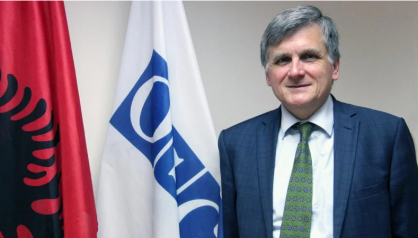 zgjedhjet e 11 majit ambasadori i osbe viziton qendren e kqz se te votimit nga jashte shoqerohet nga celibashi 681b7550dc179