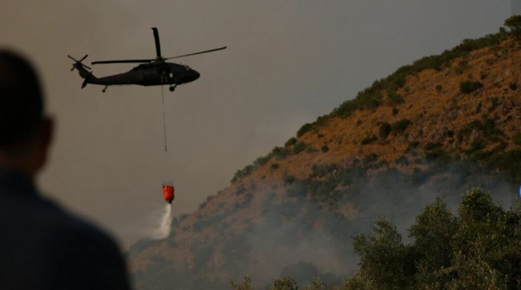 26 vatra zjarri ne gjithe shqiperine avione e helikoptere ne beteje me flaket 688518a531f89