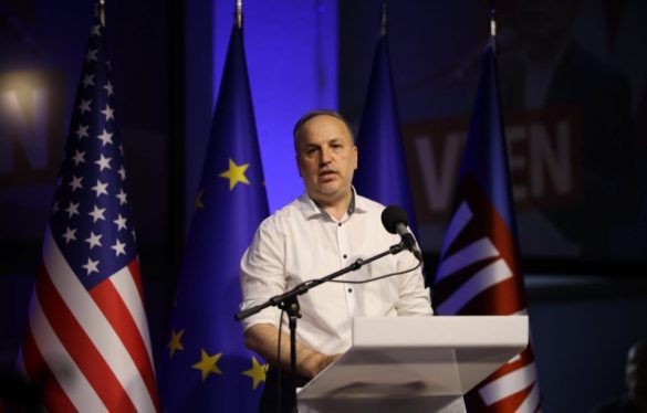 azizi vlen voton per mbeshtetjen e studenteve me vaucere 250 euro per pajisje elektronike 687971f02752f