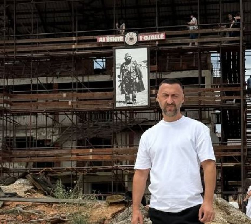 G Bani viziton varrezat e familjes Jashari në Prekaz 3 g bani viziton varrezat e familjes jashari ne prekaz 6887a2cf625bc