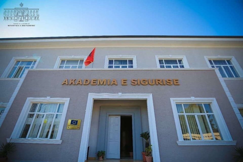 hapen aplikimet per fakultetin e sigurise e hetimit maturantet afat deri me 3 gusht 68889ca418de5