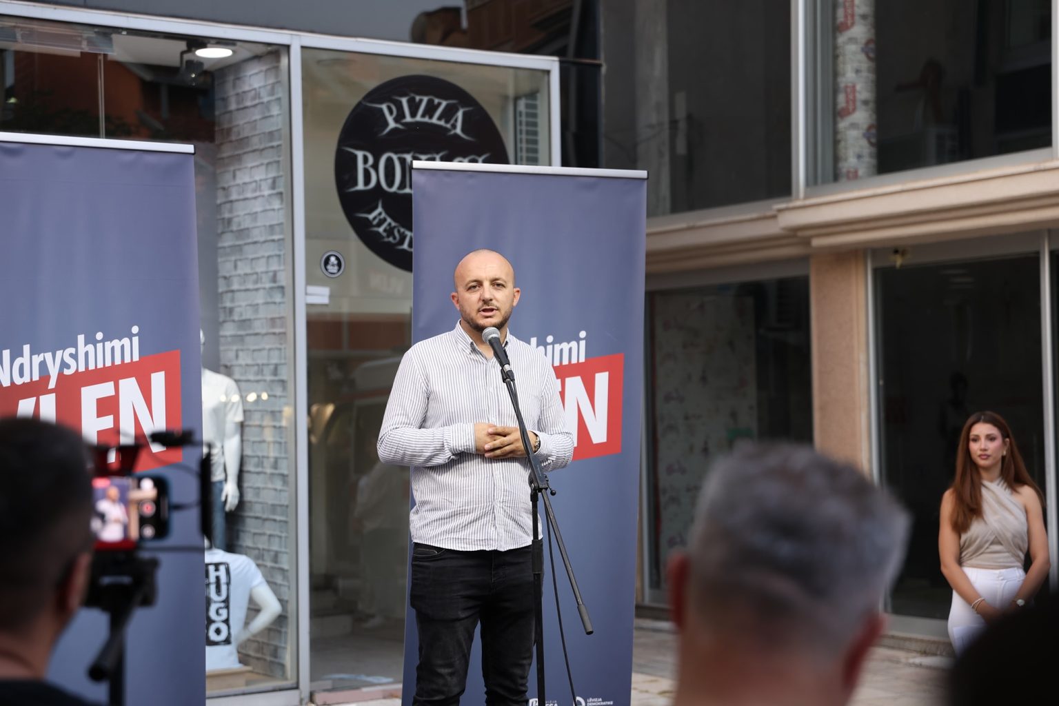 hoxha bexheti derisa ishte ne ministrin e bujqesis eshte mjaftuar vetem me emerimin e nje shoferi personal 686bbceb084b5