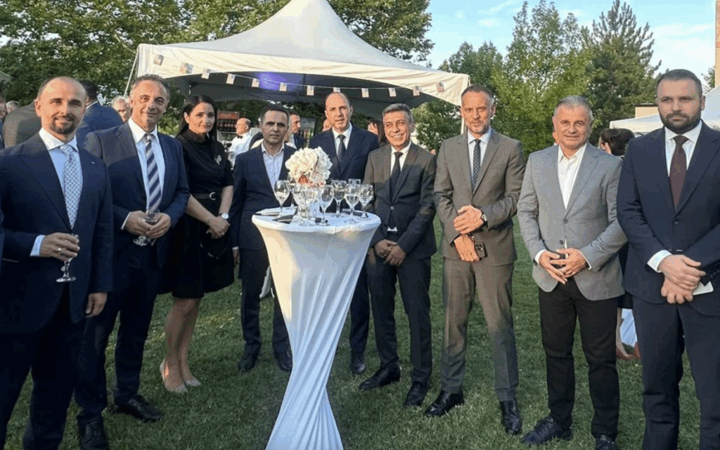 Izet Mexhiti: Qoftë e përjetshme miqësia me SHBA-në – Urime Ditëlindja e 249-të! 3 izet mexhiti qofte e perjetshme miqesia me shba ne urime ditelindja e 249 te 68643da08da57