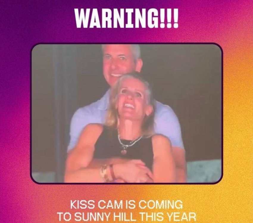 kiss cam po vjen ne prishtine kujdes ke merr me vete ne sunny hill festival 687a8fe21dd8c