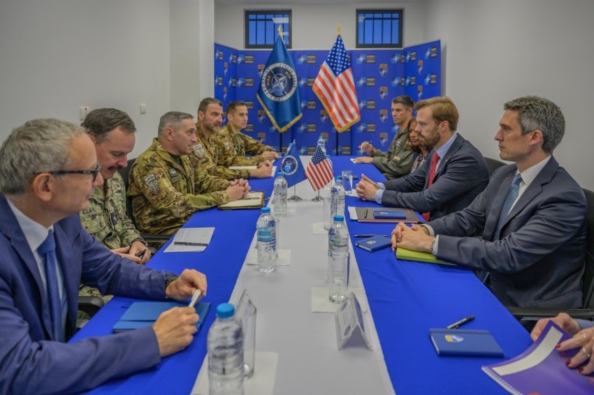 komandanti i kfor it e informon zyrtarin e larte amerikan per sigurine ne kosove dhe rajon 68739b1052323