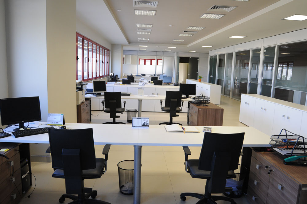 Kontratat në vepër kryevepra e punësimëve të shqiptareve, “puno në heshtje pa zë”! 2 kontratat ne veper kryevepra e punesimeve te shqiptareve puno ne heshtje pa ze 6883472055628