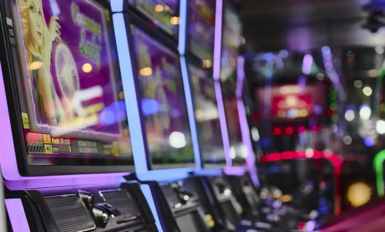 ligji i ri per lojerat e fatit sjell ndryshime drastike licenca me te shtrenjta me pak aparate dhe rregulla te reja per distancen nga shkollat 688341fa39858