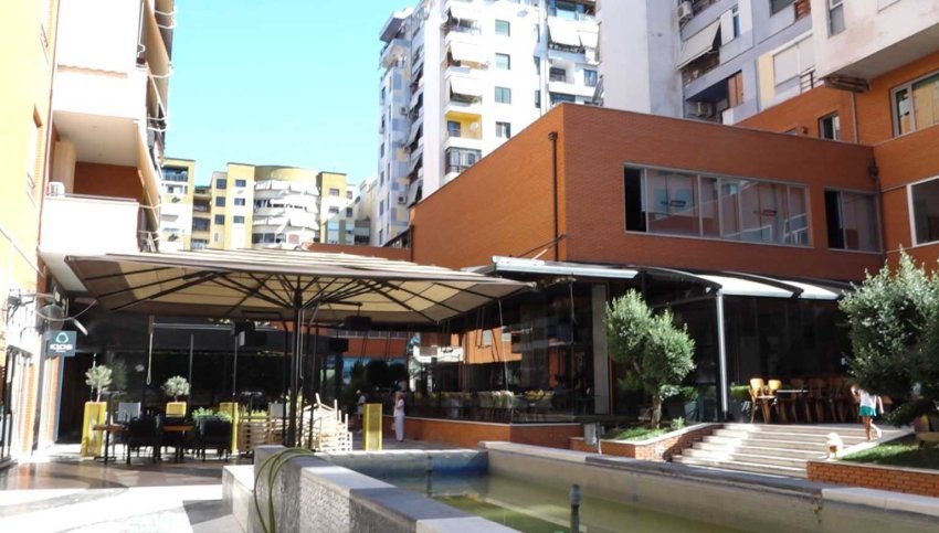 lokalet ne tirane mbyllen ne shenje proteste rrezikohen 600 vende pune 686fde5ae036b