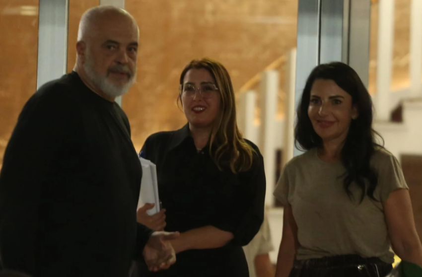 mbledhja me dyer te mbyllura rama kerkon lidership te ri per bashkine e tiranes shkarkon ristanin si do te zgjidhen nenkryetaret e rinj 687eb33a40e6d