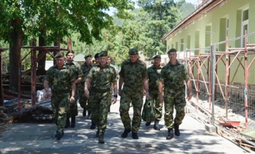 mojsiloviq viziton njesite e ushtrise se serbise ne rashke 688156b69d1b0