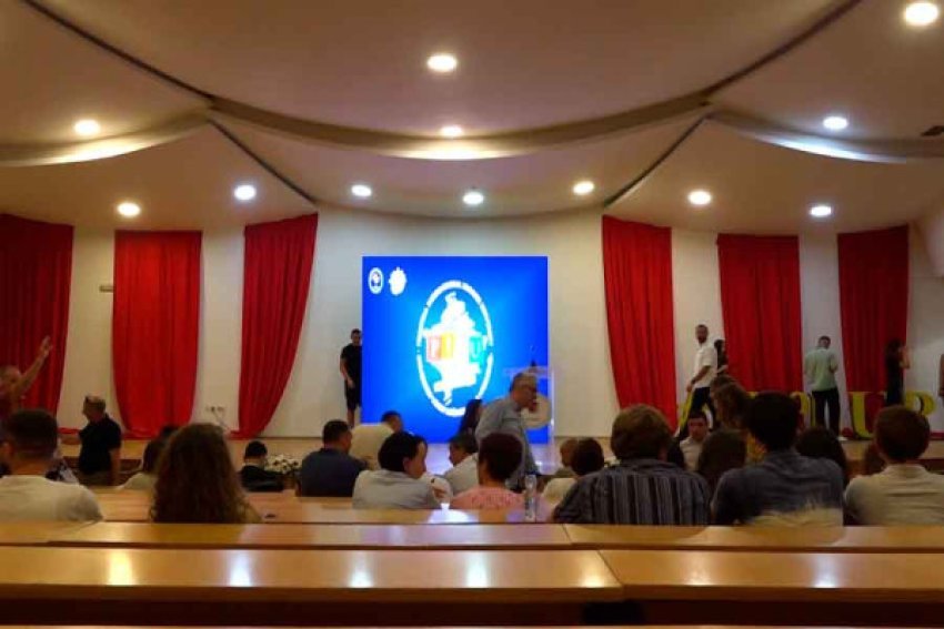 nis universiteti veror rektori ia permend studenteve te huaj makiatot e flijat 686c0e56a025d