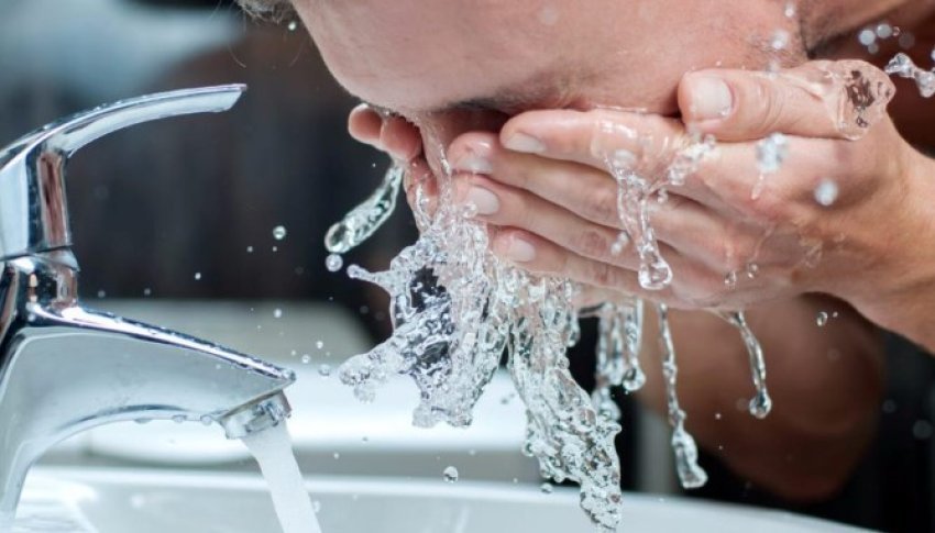 pese menyra si uji i ftohte ju ndihmon ne shendet dhe bukuri 688883cb15e5c