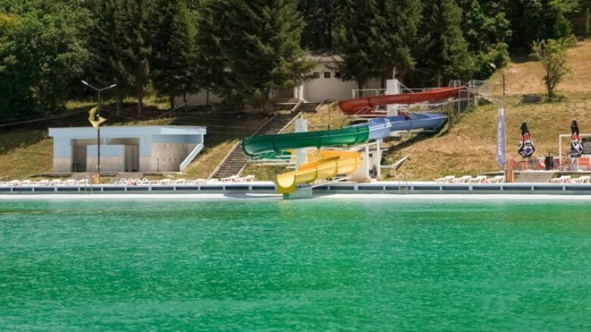 pishina e germise mbyllet perkohesisht per verifikim te analizave te ujit 687548c7b8f09