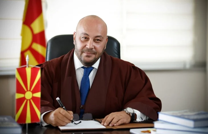 propozimi per interpelancen e kryetarit te gjykates kushtetuese kostadinovski para deputeteve 686e2a0ecb1e5