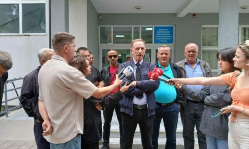 punetoret e sigurimit ne qkuk hyjne ne greve nga e premtja kerkojne zgjidhje per nderprerjen e kontratave 686fc2b769ec8