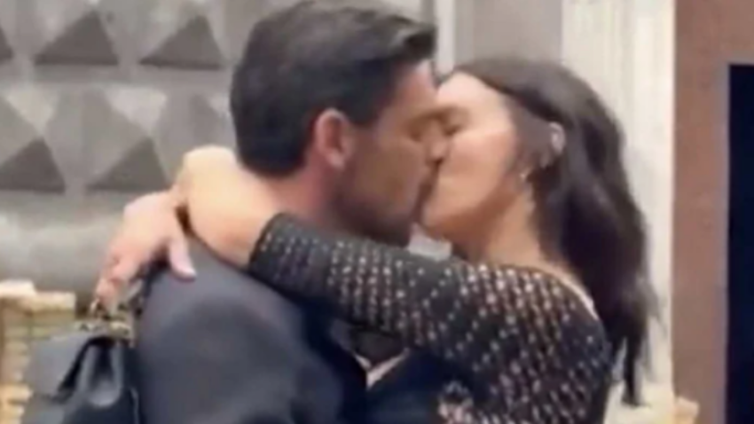 puthje pasionante mes irina shayk dhe michelle morrone rrugeve te napolit 6887f74c43496