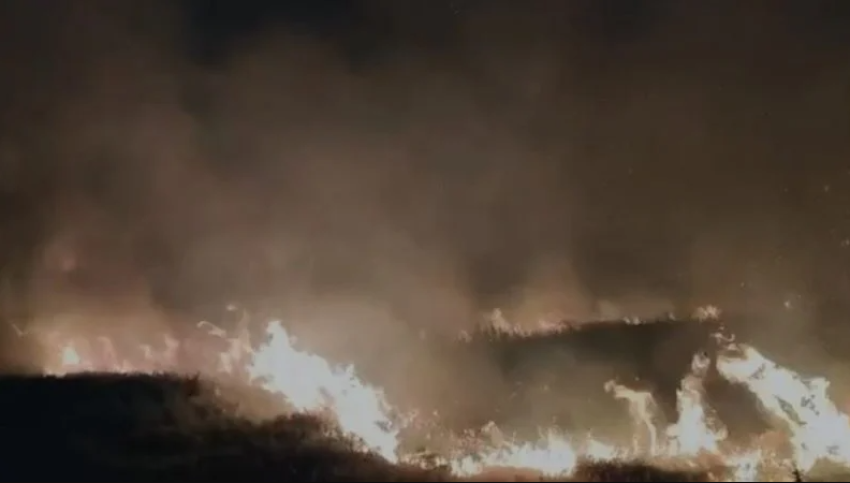 shkrumbohet greqia digjen disa banesa autoritetet syte nga be ja kerkojne perforcime per te shpetuar nga flaket 6885bcb075369